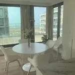 Sea View Penthouse 아파트